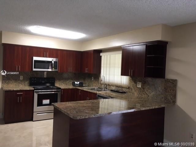Recently Rented: $2,500 (3 beds, 2 baths, 2006 Square Feet)