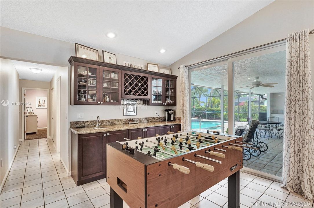 Recently Sold: $634,800 (5 beds, 3 baths, 2965 Square Feet)