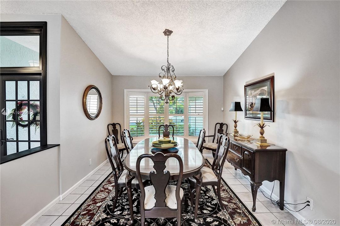 Recently Sold: $634,800 (5 beds, 3 baths, 2965 Square Feet)