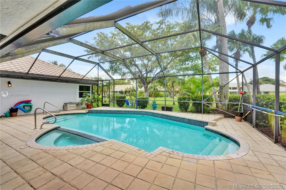 Recently Sold: $634,800 (5 beds, 3 baths, 2965 Square Feet)