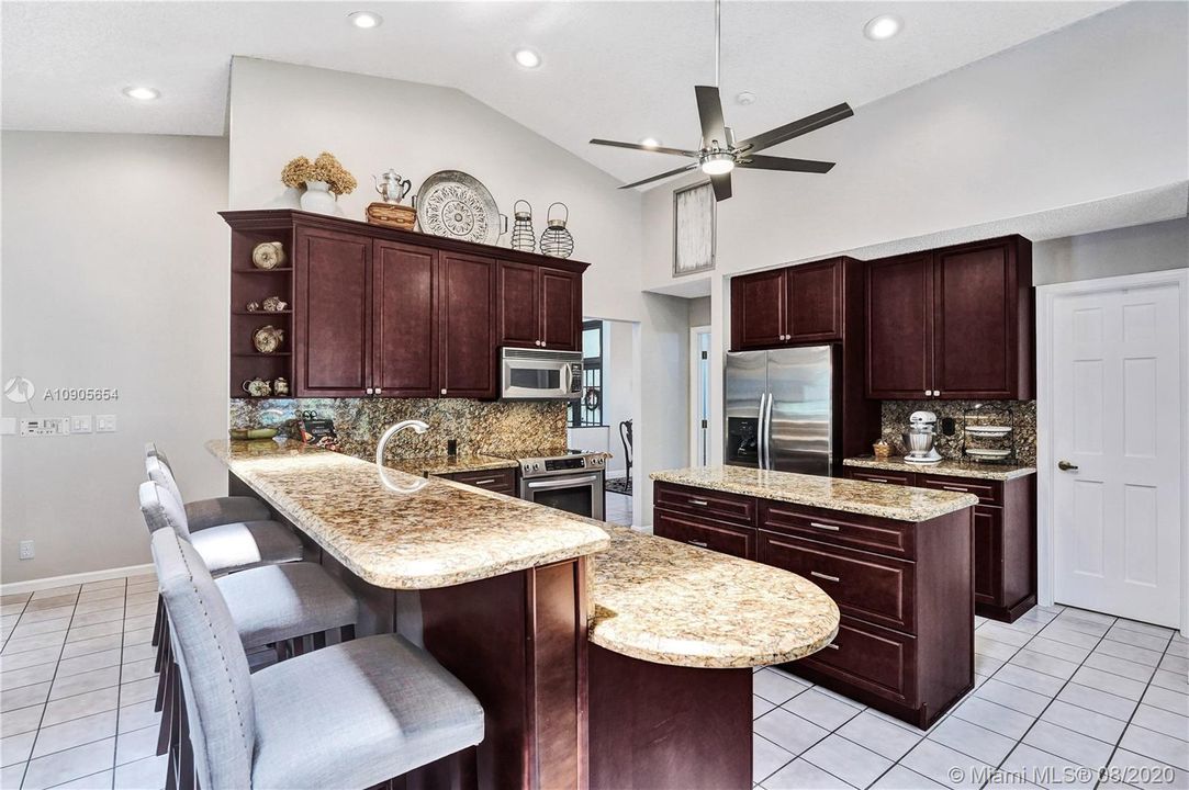 Recently Sold: $634,800 (5 beds, 3 baths, 2965 Square Feet)