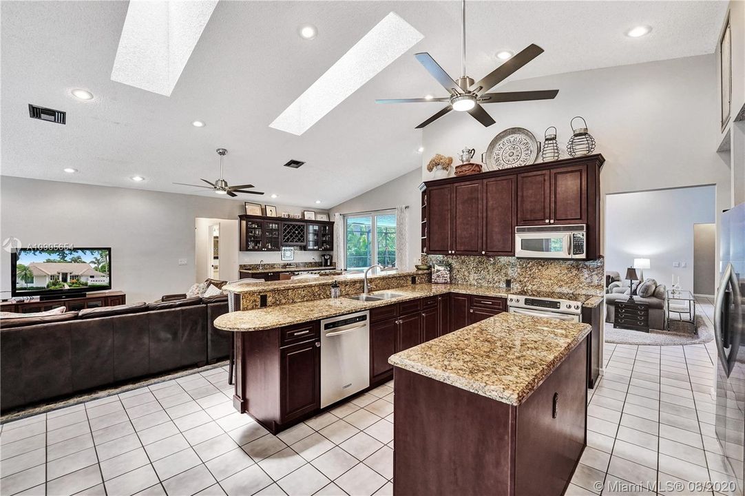 Recently Sold: $634,800 (5 beds, 3 baths, 2965 Square Feet)