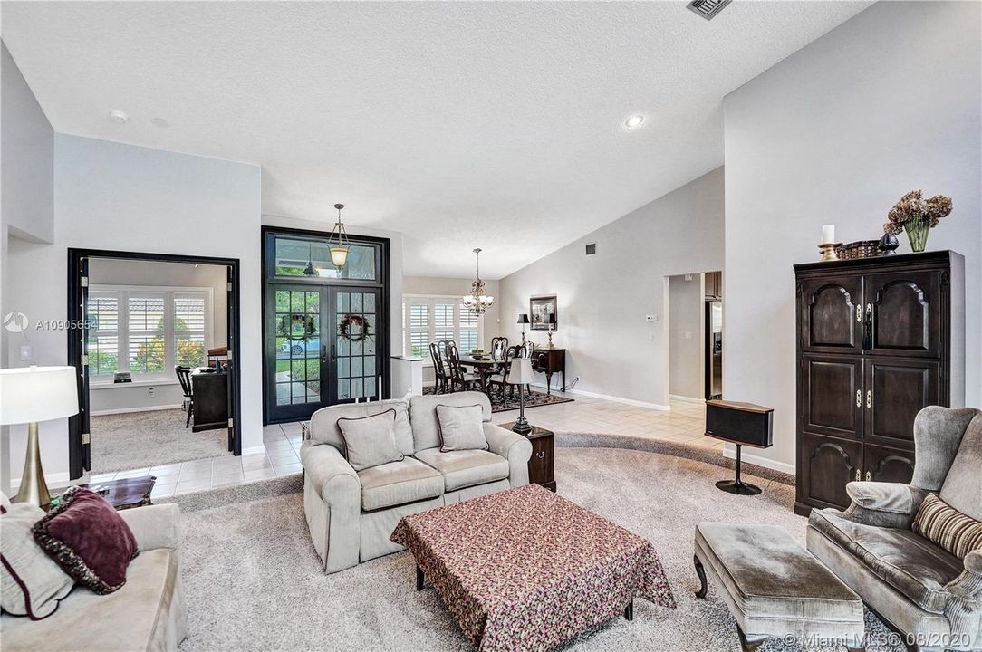 Recently Sold: $634,800 (5 beds, 3 baths, 2965 Square Feet)