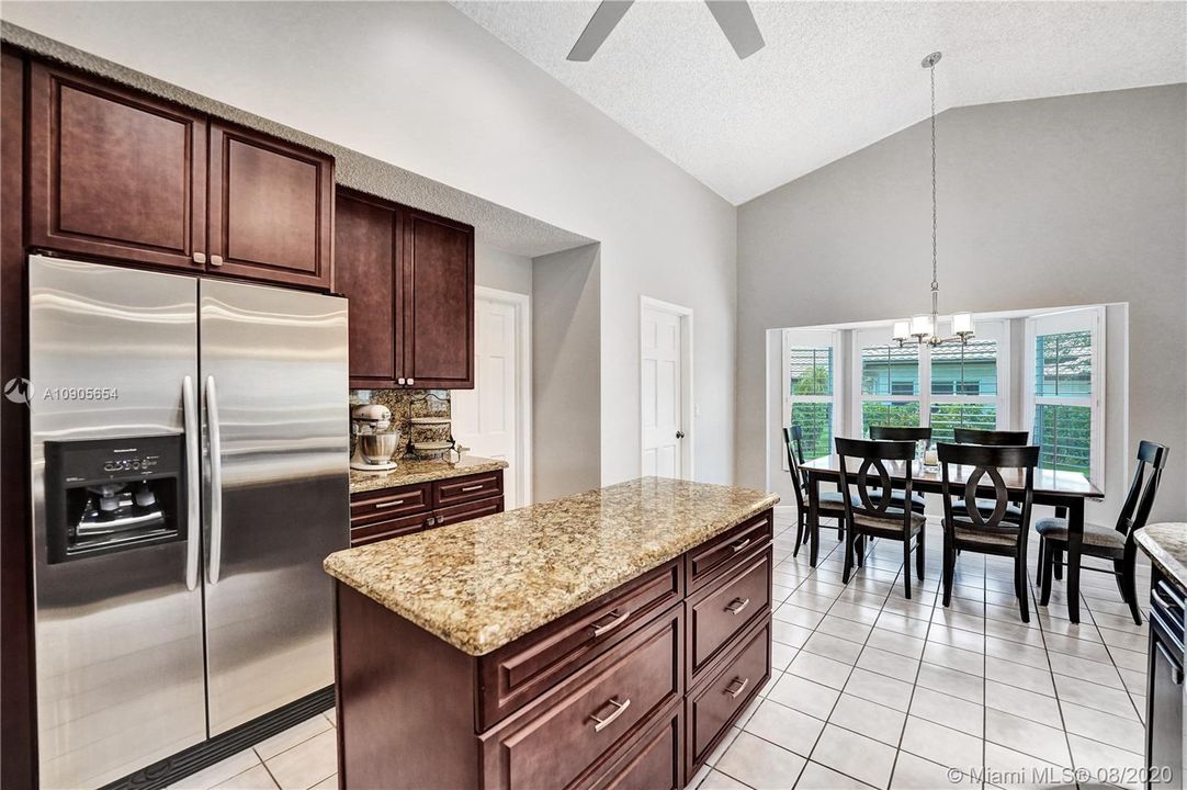 Recently Sold: $634,800 (5 beds, 3 baths, 2965 Square Feet)