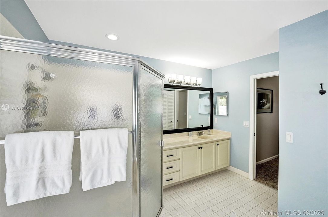 Recently Sold: $634,800 (5 beds, 3 baths, 2965 Square Feet)