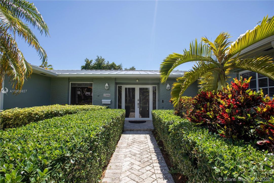 Recently Sold: $679,000 (5 beds, 3 baths, 2748 Square Feet)