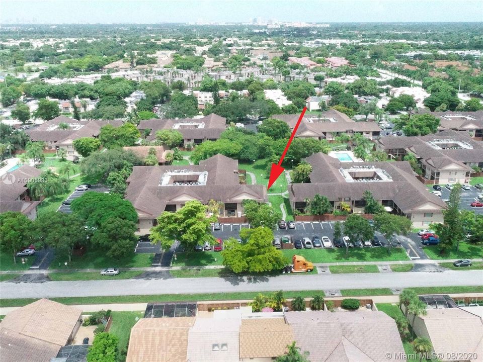 Недавно продано: $179,900 (2 спален, 2 ванн, 986 Квадратных фут)