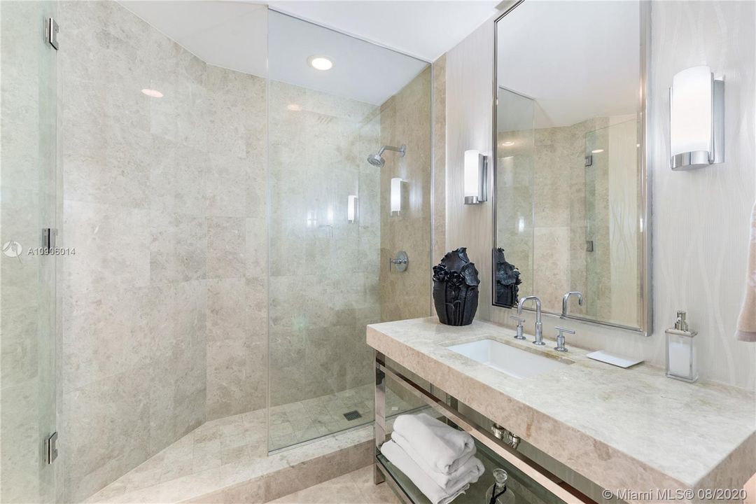 Recently Sold: $2,899,000 (2 beds, 2 baths, 1785 Square Feet)