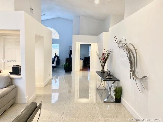 Recently Sold: $499,000 (4 beds, 2 baths, 2527 Square Feet)