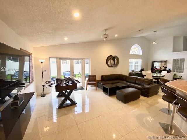 Recently Sold: $499,000 (4 beds, 2 baths, 2527 Square Feet)