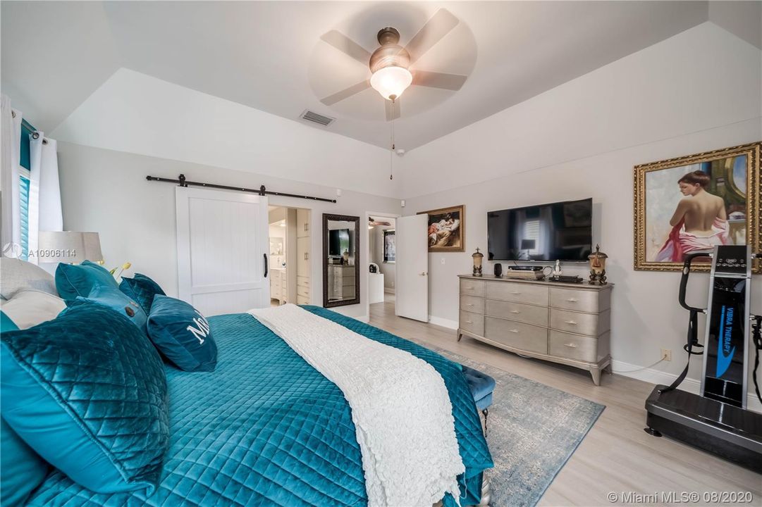 Master Bedroom  - New Modern Ceiling Fan