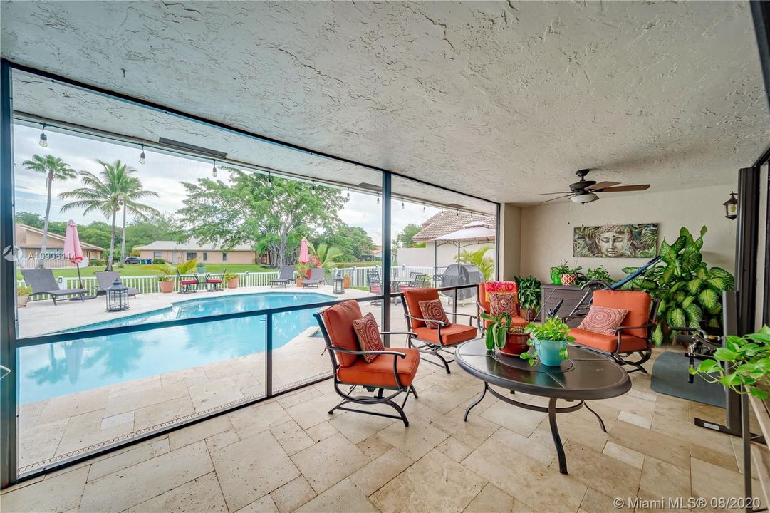 Zen Dining Area on Screened patio