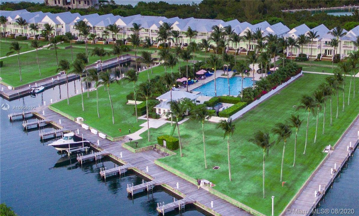 Vendido Recientemente: $739,000 (3 camas, 2 baños, 1600 Pies cuadrados)