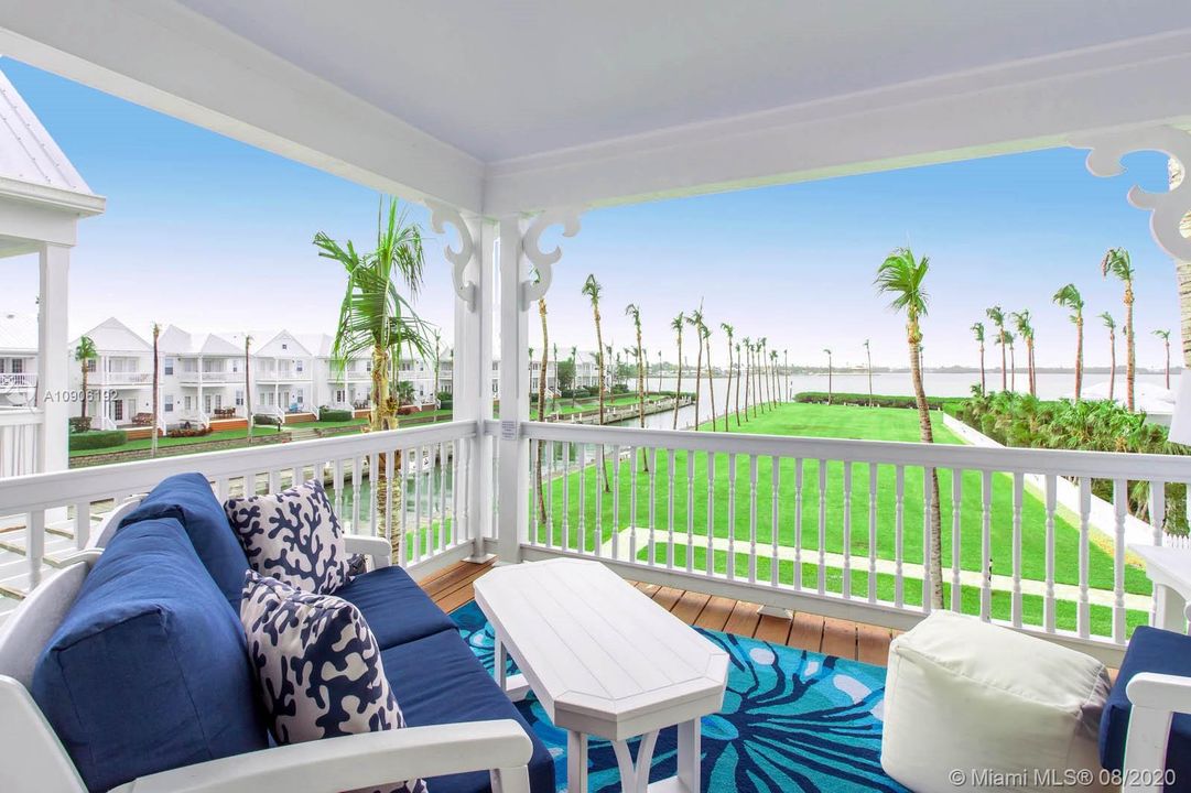 Vendido Recientemente: $739,000 (3 camas, 2 baños, 1600 Pies cuadrados)