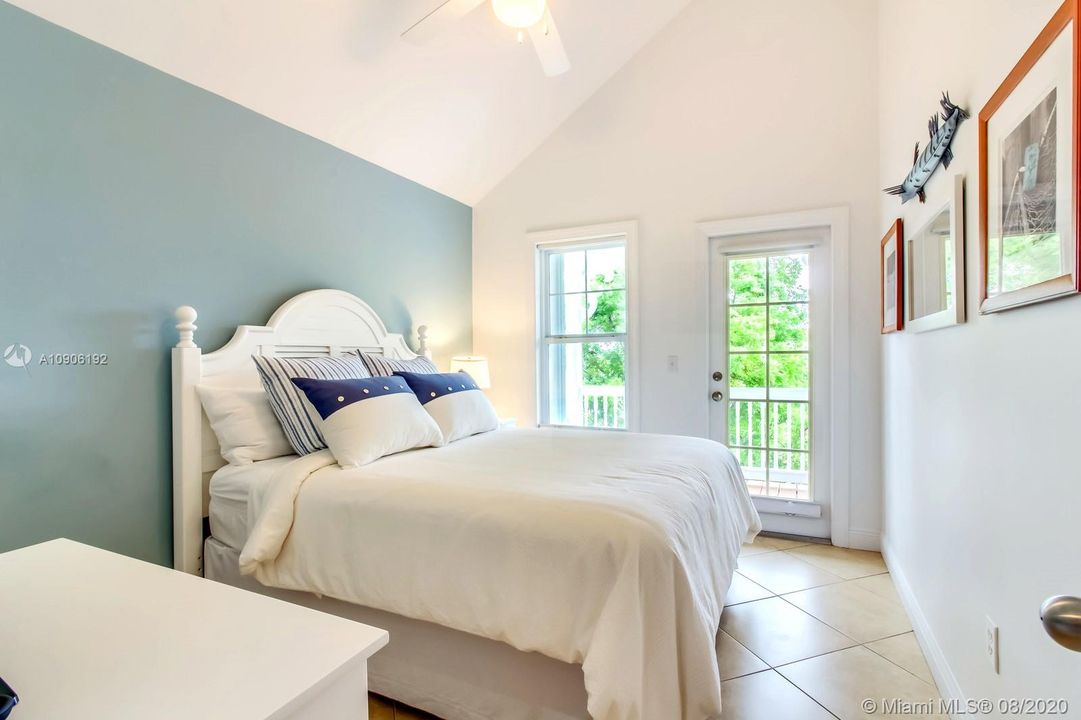 Vendido Recientemente: $739,000 (3 camas, 2 baños, 1600 Pies cuadrados)