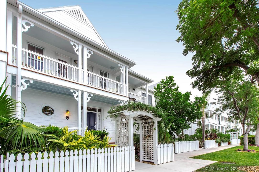 Vendido Recientemente: $739,000 (3 camas, 2 baños, 1600 Pies cuadrados)