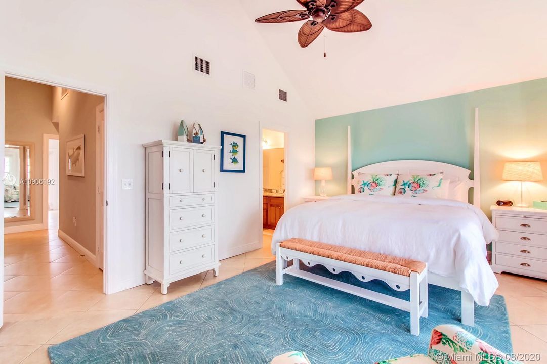 Vendido Recientemente: $739,000 (3 camas, 2 baños, 1600 Pies cuadrados)