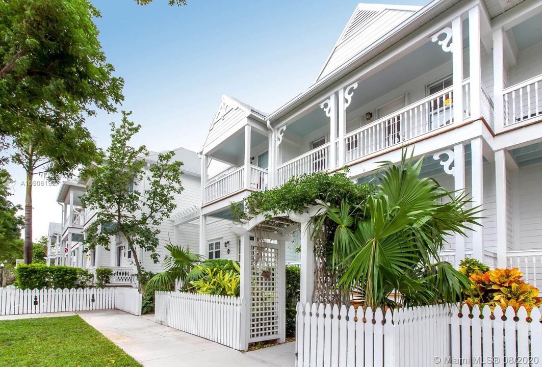 Vendido Recientemente: $739,000 (3 camas, 2 baños, 1600 Pies cuadrados)