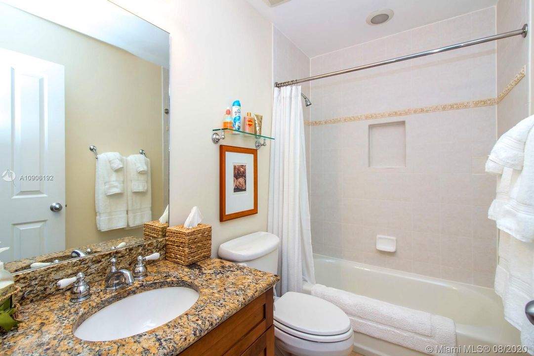 Vendido Recientemente: $739,000 (3 camas, 2 baños, 1600 Pies cuadrados)