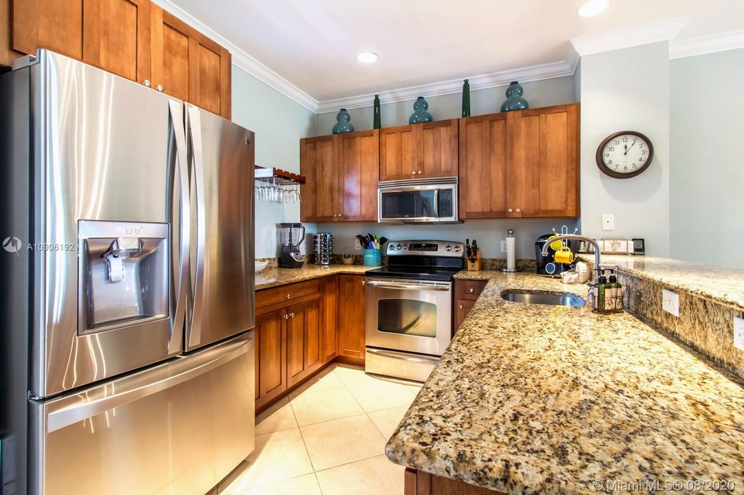 Vendido Recientemente: $739,000 (3 camas, 2 baños, 1600 Pies cuadrados)