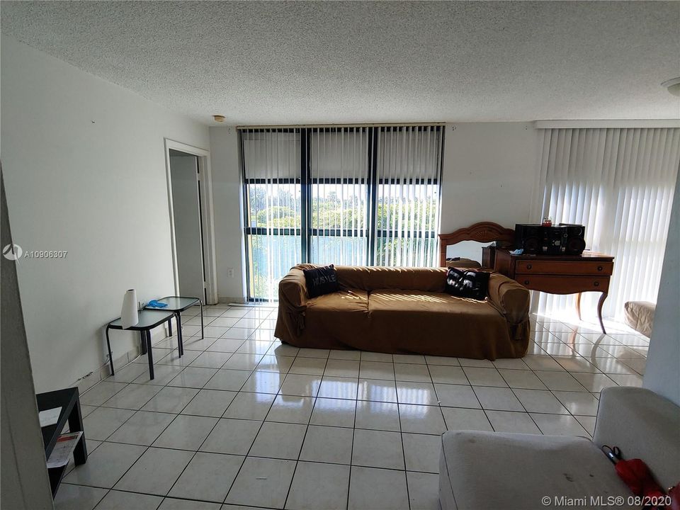 Recently Sold: $130,000 (1 beds, 1 baths, 708 Square Feet)