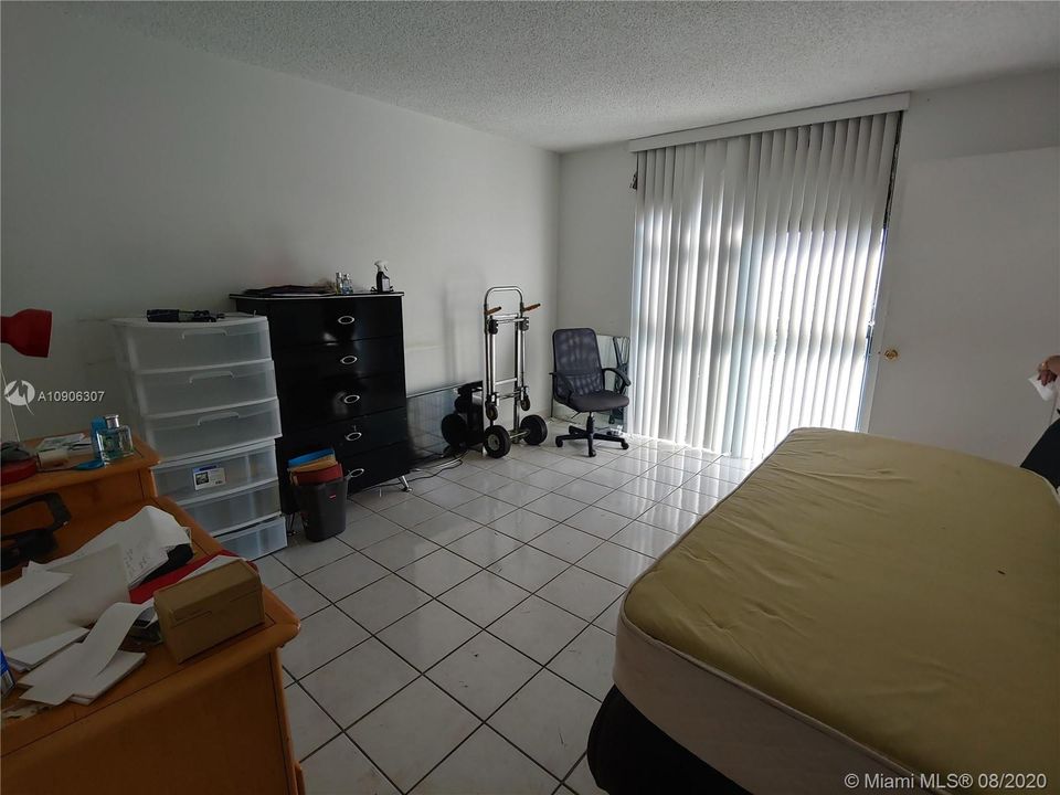 Recently Sold: $130,000 (1 beds, 1 baths, 708 Square Feet)