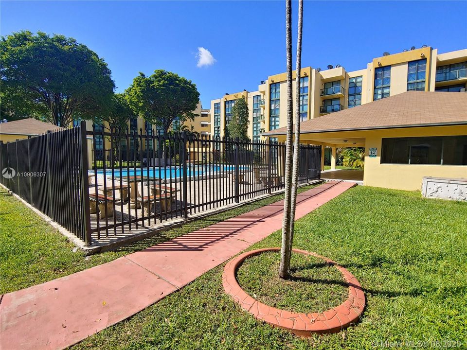 Recently Sold: $130,000 (1 beds, 1 baths, 708 Square Feet)
