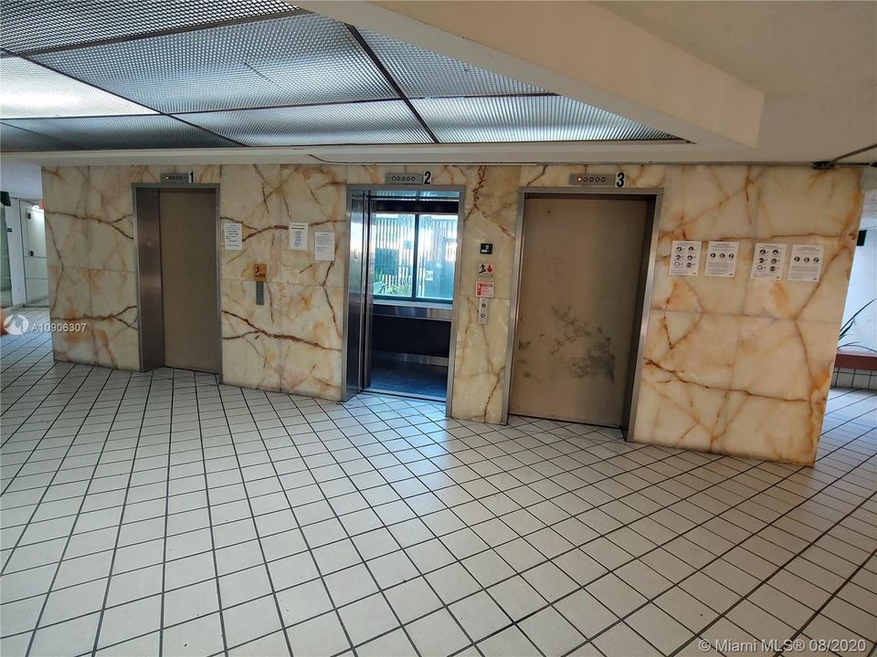 Recently Sold: $130,000 (1 beds, 1 baths, 708 Square Feet)