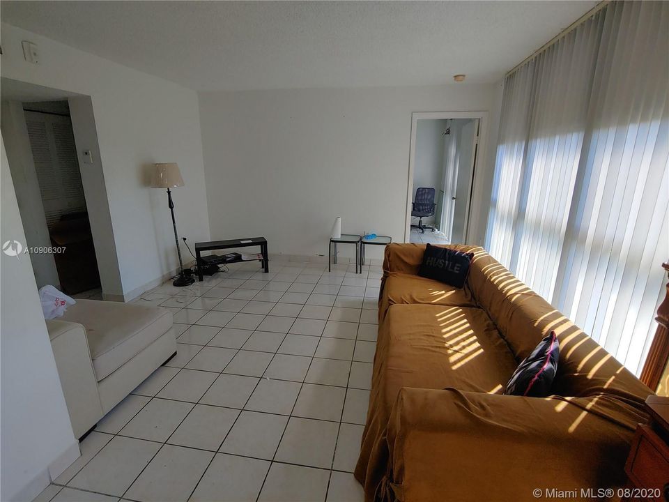 Recently Sold: $130,000 (1 beds, 1 baths, 708 Square Feet)