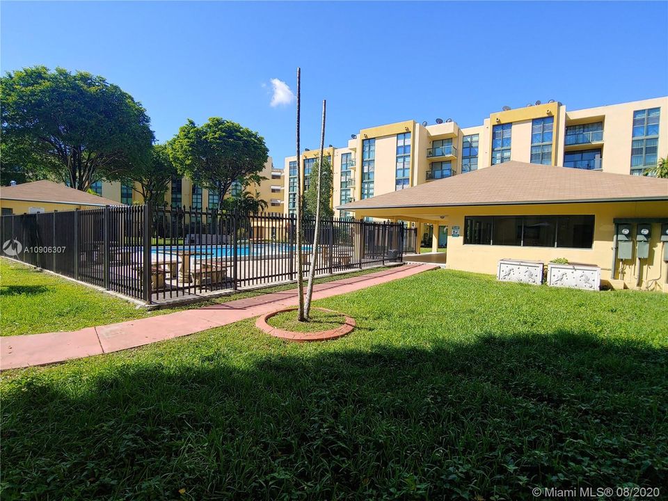 Recently Sold: $130,000 (1 beds, 1 baths, 708 Square Feet)