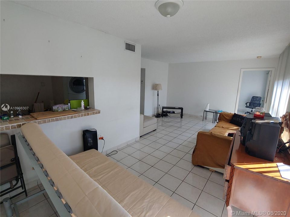 Recently Sold: $130,000 (1 beds, 1 baths, 708 Square Feet)