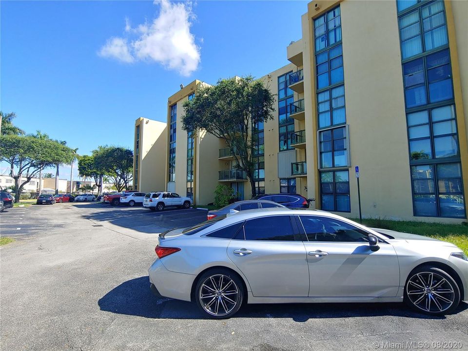Recently Sold: $130,000 (1 beds, 1 baths, 708 Square Feet)