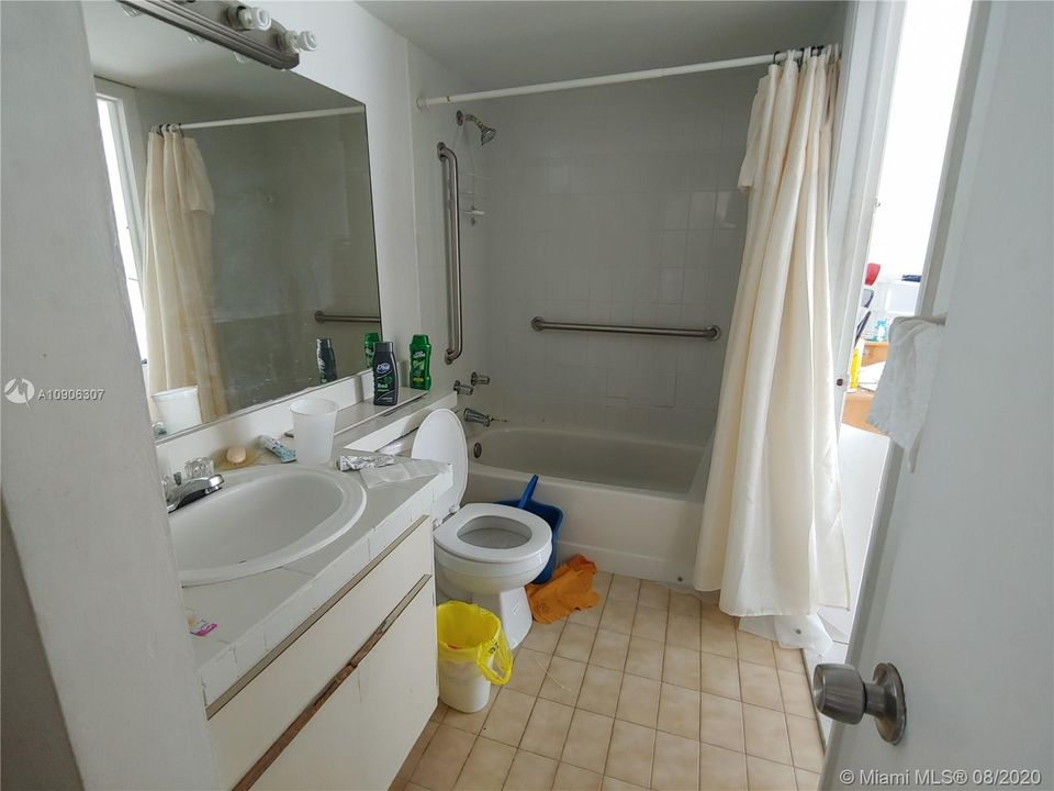 Recently Sold: $130,000 (1 beds, 1 baths, 708 Square Feet)