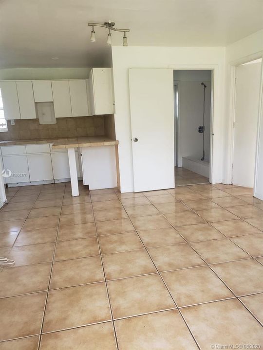 Recientemente alquilado: $1,600 (2 camas, 1 baños, 800 Pies cuadrados)