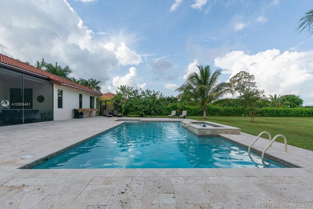 Vendido Recientemente: $629,000 (4 camas, 3 baños, 2466 Pies cuadrados)