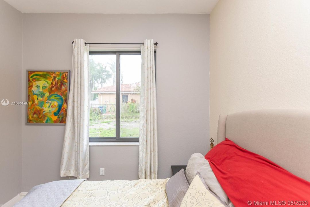 Vendido Recientemente: $629,000 (4 camas, 3 baños, 2466 Pies cuadrados)