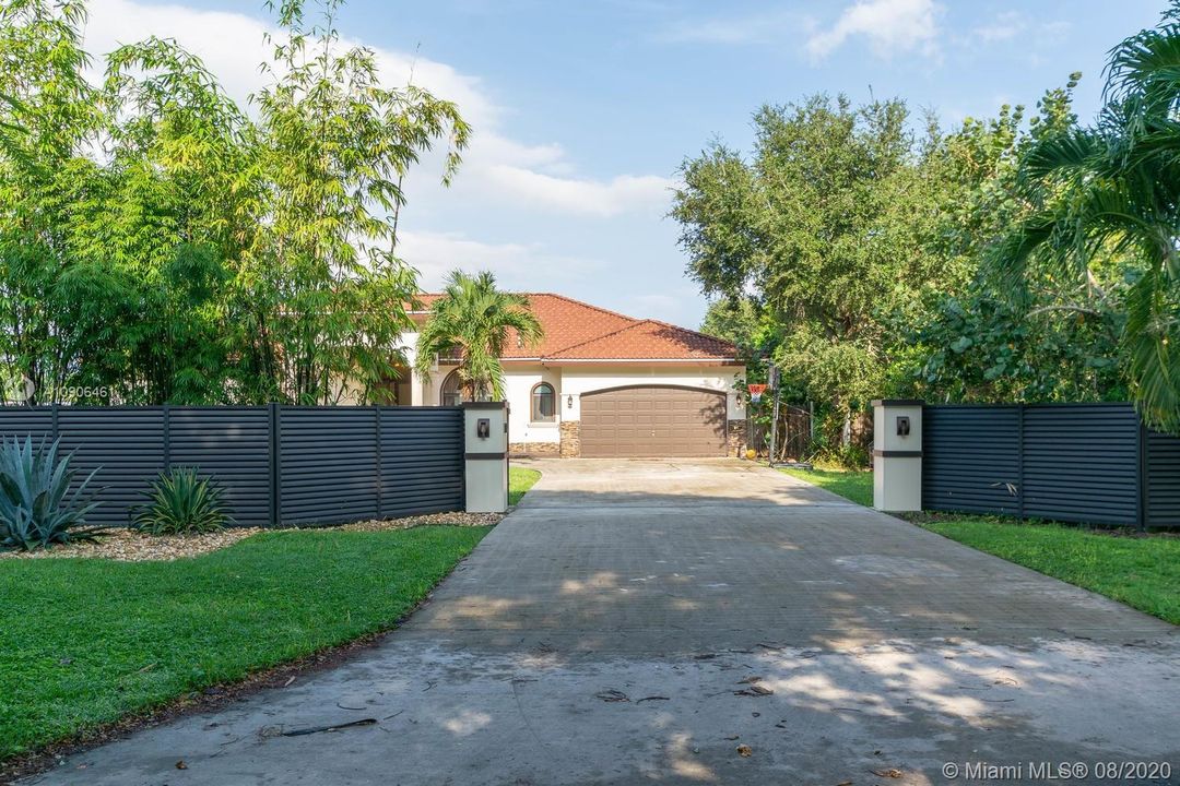 Vendido Recientemente: $629,000 (4 camas, 3 baños, 2466 Pies cuadrados)
