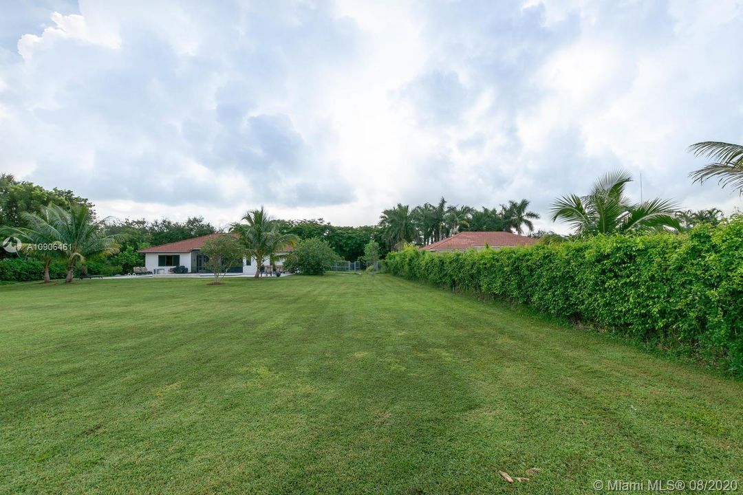 Vendido Recientemente: $629,000 (4 camas, 3 baños, 2466 Pies cuadrados)