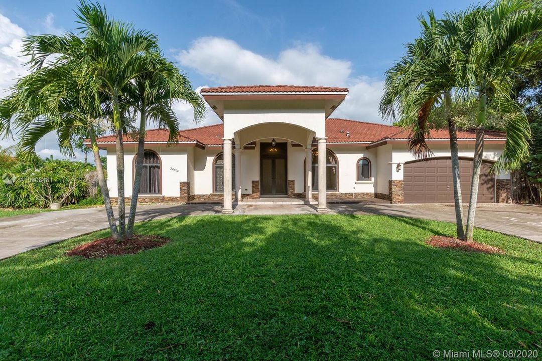 Vendido Recientemente: $629,000 (4 camas, 3 baños, 2466 Pies cuadrados)