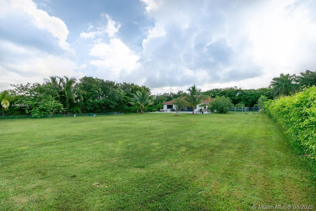 Vendido Recientemente: $629,000 (4 camas, 3 baños, 2466 Pies cuadrados)