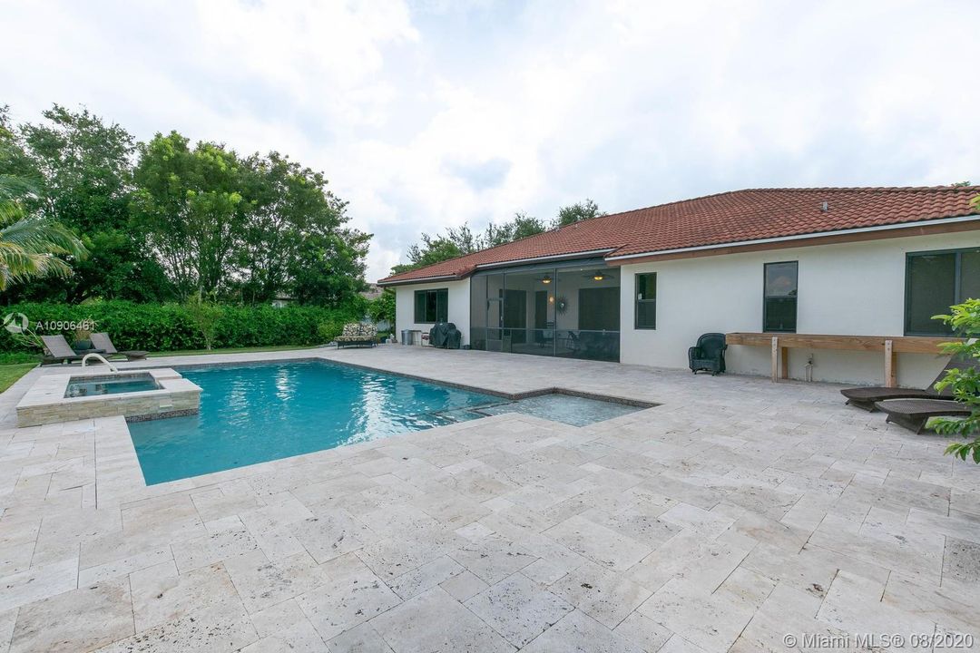 Vendido Recientemente: $629,000 (4 camas, 3 baños, 2466 Pies cuadrados)