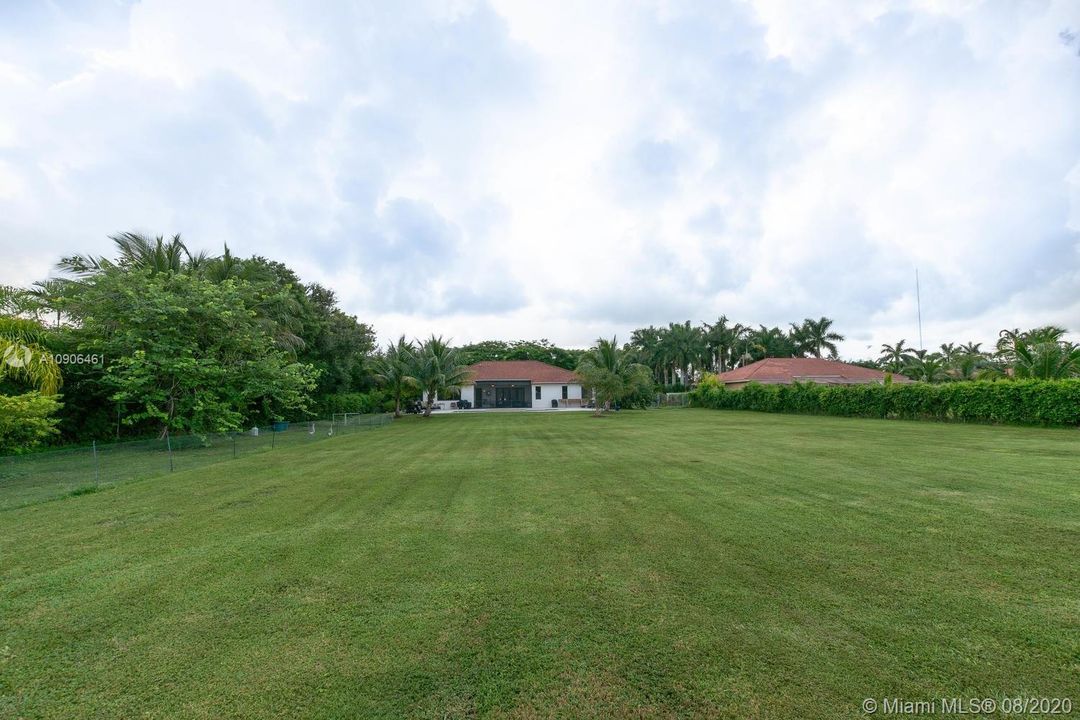 Vendido Recientemente: $629,000 (4 camas, 3 baños, 2466 Pies cuadrados)