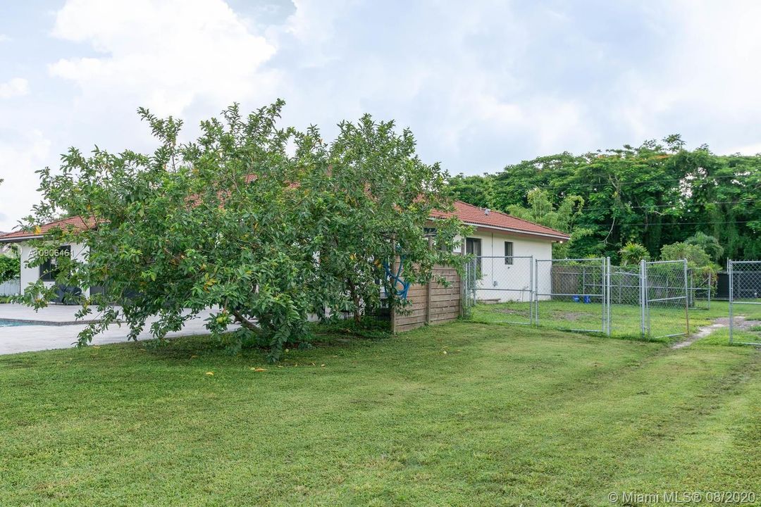 Vendido Recientemente: $629,000 (4 camas, 3 baños, 2466 Pies cuadrados)