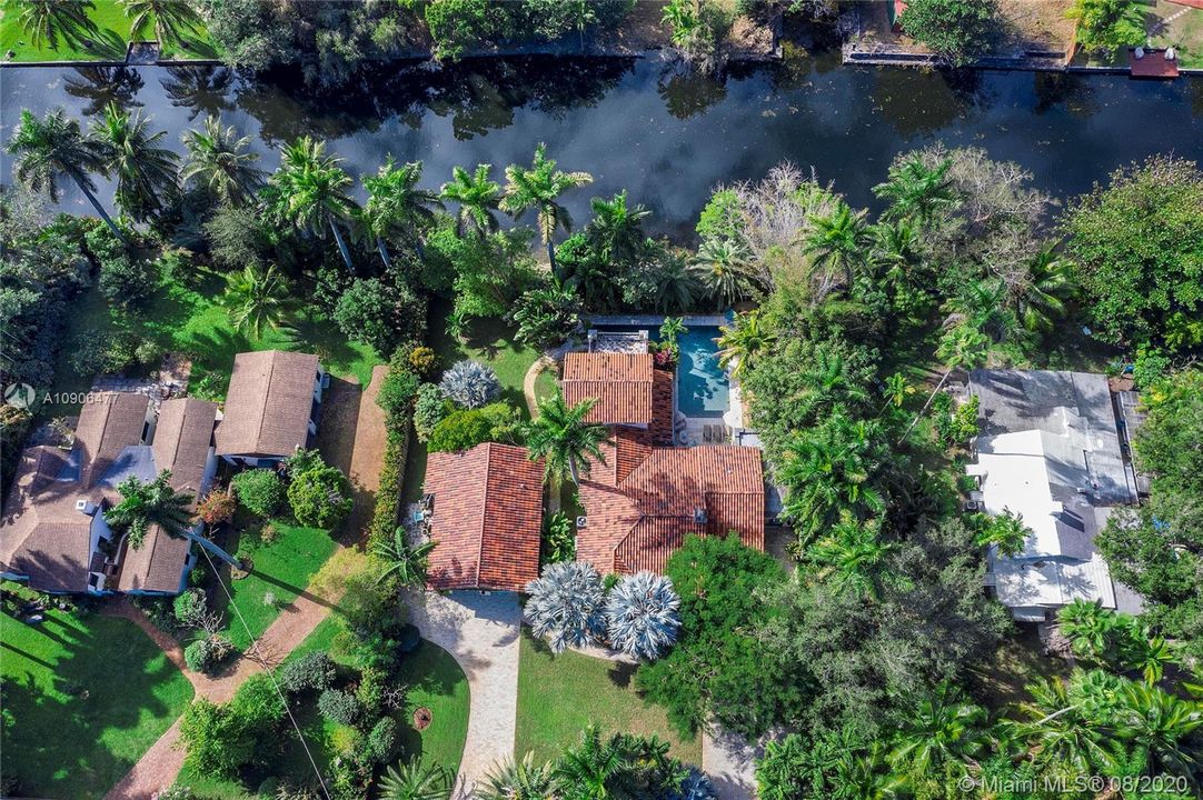 Recently Sold: $1,289,000 (4 beds, 3 baths, 2744 Square Feet)