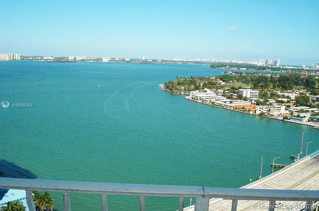 Recently Rented: $2,200 (2 beds, 2 baths, 1030 Square Feet)