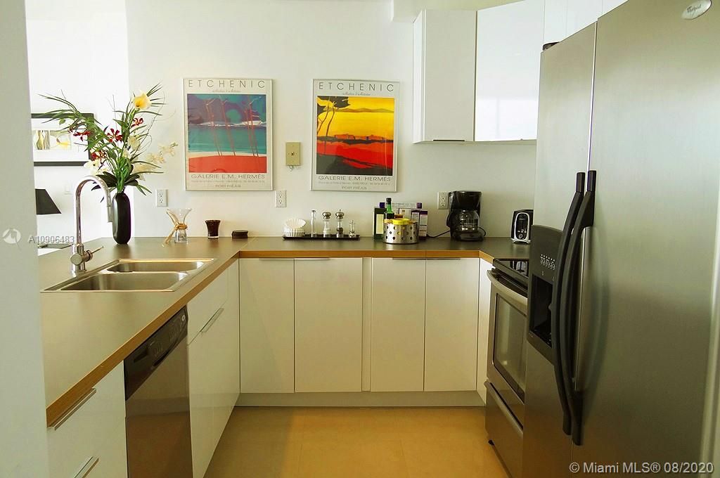 Recently Rented: $2,200 (2 beds, 2 baths, 1030 Square Feet)