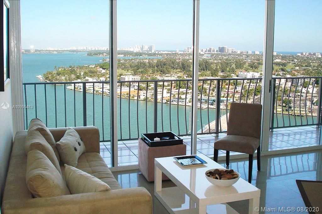 Recently Rented: $2,200 (2 beds, 2 baths, 1030 Square Feet)