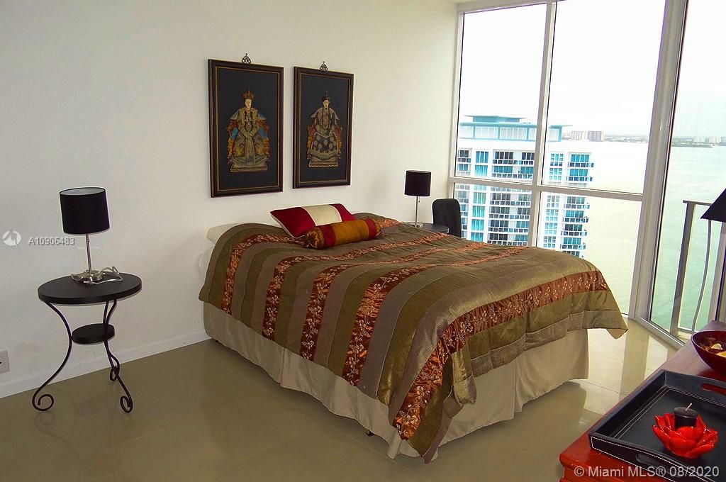 Recently Rented: $2,200 (2 beds, 2 baths, 1030 Square Feet)