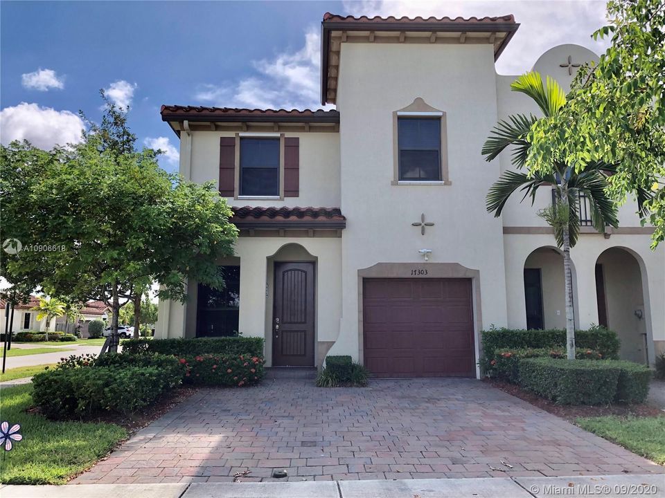 最近售出: $314,000 (3 贝兹, 2 浴室, 1550 平方英尺)