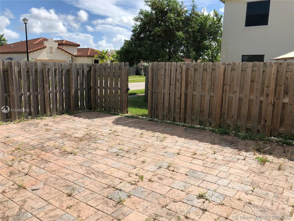 最近售出: $314,000 (3 贝兹, 2 浴室, 1550 平方英尺)